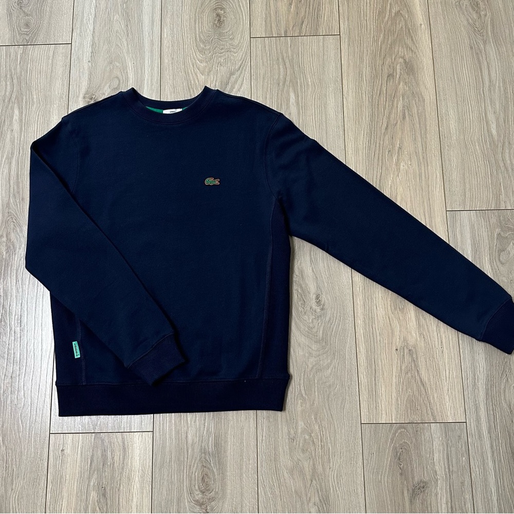 Lacoste Navy Crewneck Sweater with Classic Knit Design